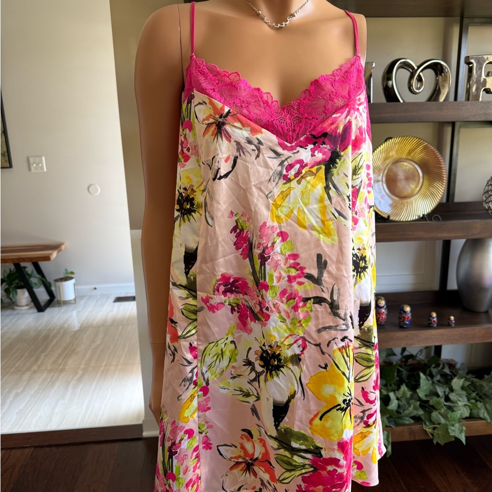 Floral Pink Lace Trim Chemise 22/24w short triple strap adjustable new w/o tags